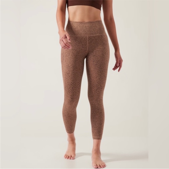 Athleta Pants - Athleta Salutation Animal Print Leggings w/ Stash Pockets Womens Size M